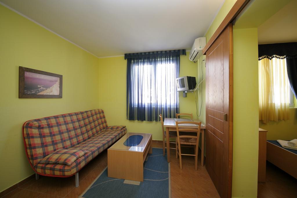 Apartments Tamara Budva Room photo